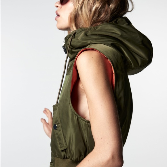 Zara CROPPED NYLON VEST - Picture 3 of 9